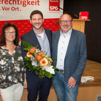 Die Speichersdorfer Kreistagskandidaten gratulieren Jan Michael Fischer zur Wahl